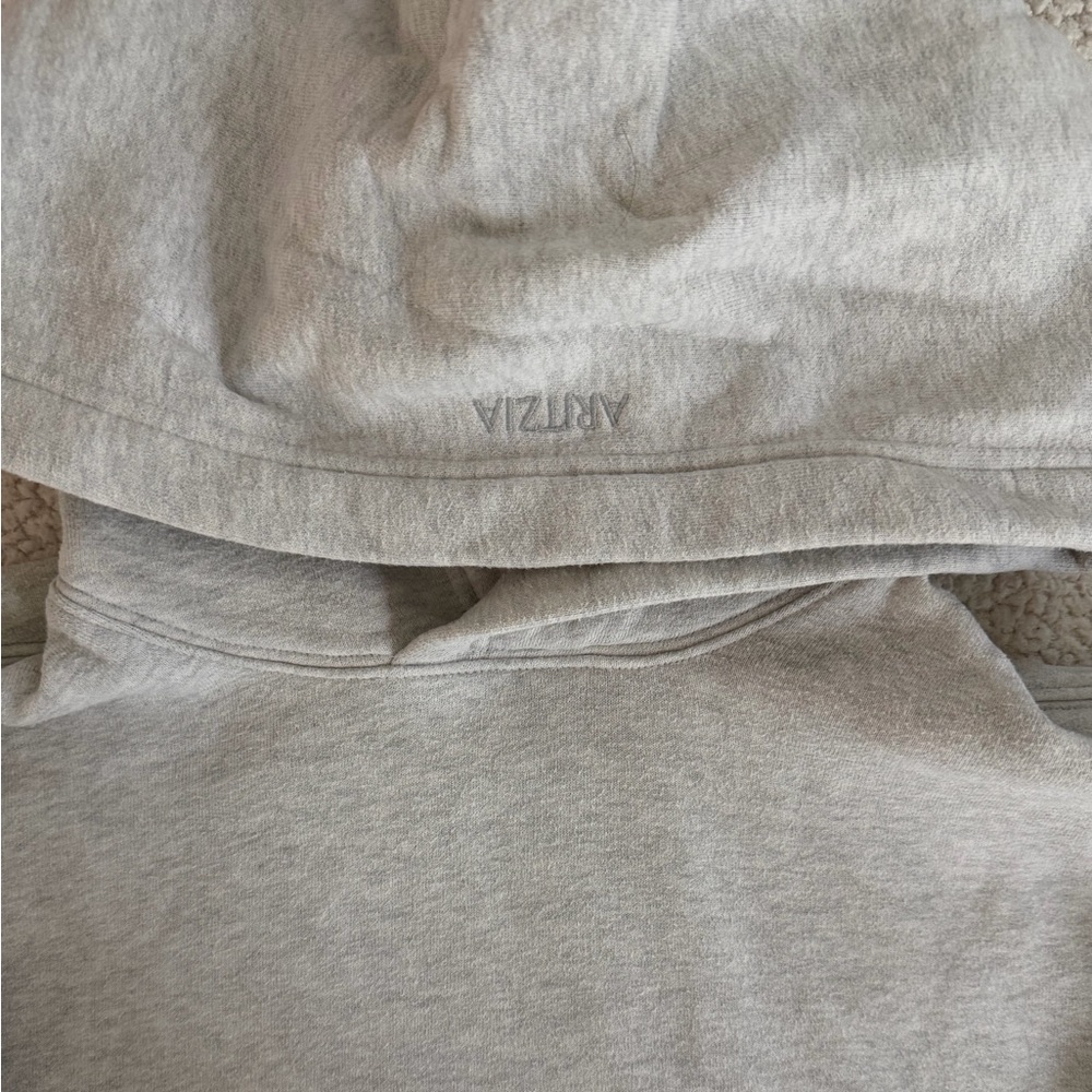 FINAL PRICE BEFOFE DONATION- 
Aritzia Cozy Sweatfleece Perfect Hoodie - Picture 3 of 6